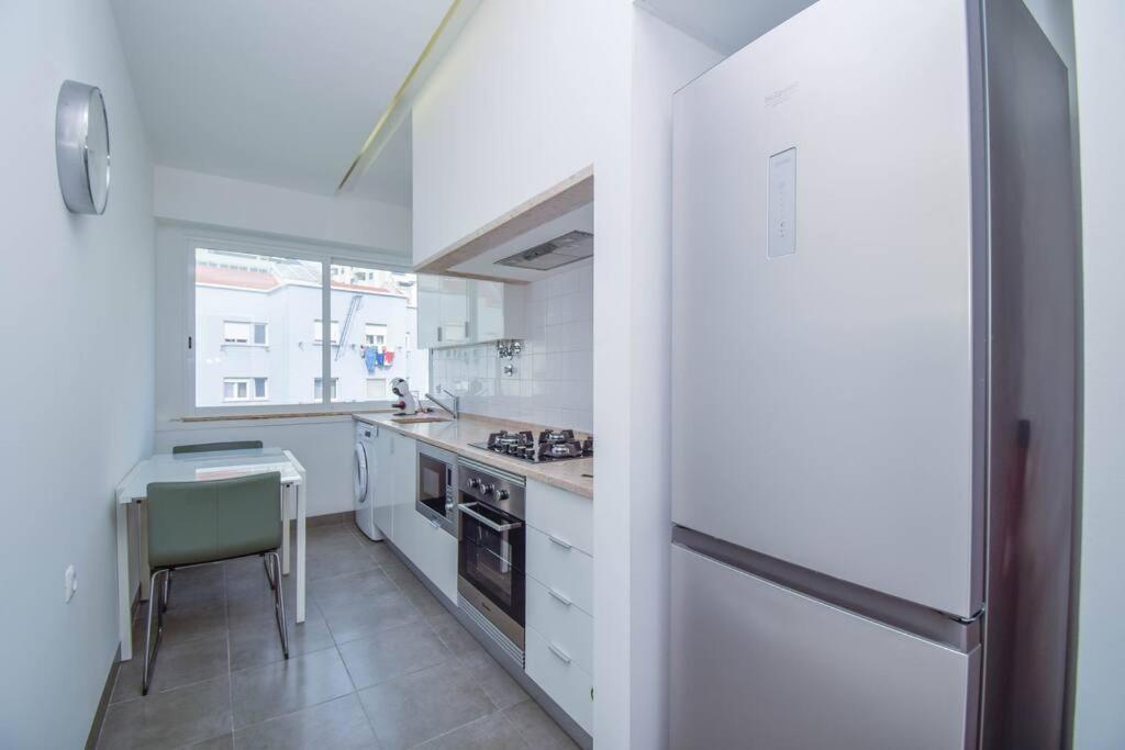 Cozy And Sunny Family Apartment Lisbon Bagian luar foto
