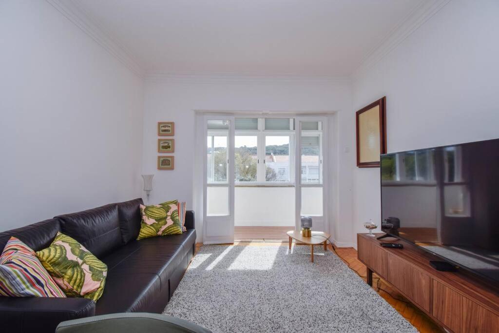 Cozy And Sunny Family Apartment Lisbon Bagian luar foto