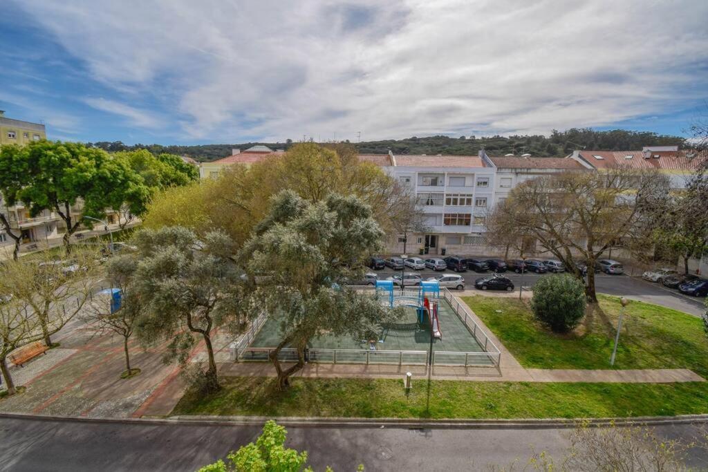 Cozy And Sunny Family Apartment Lisbon Bagian luar foto