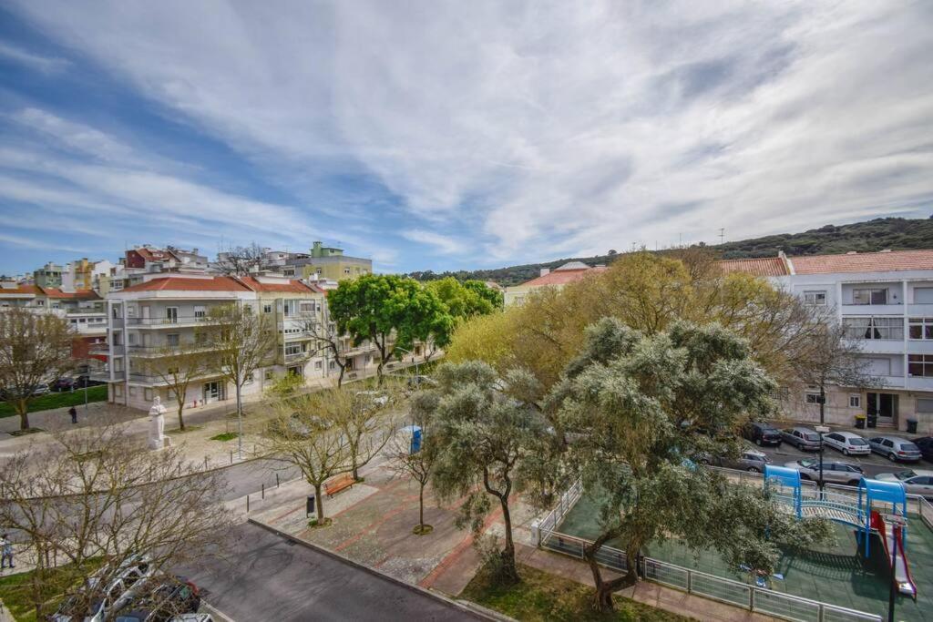 Cozy And Sunny Family Apartment Lisbon Bagian luar foto