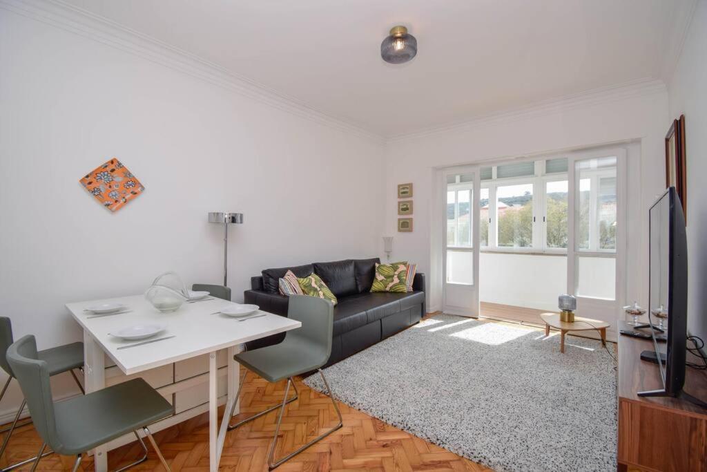 Cozy And Sunny Family Apartment Lisbon Bagian luar foto